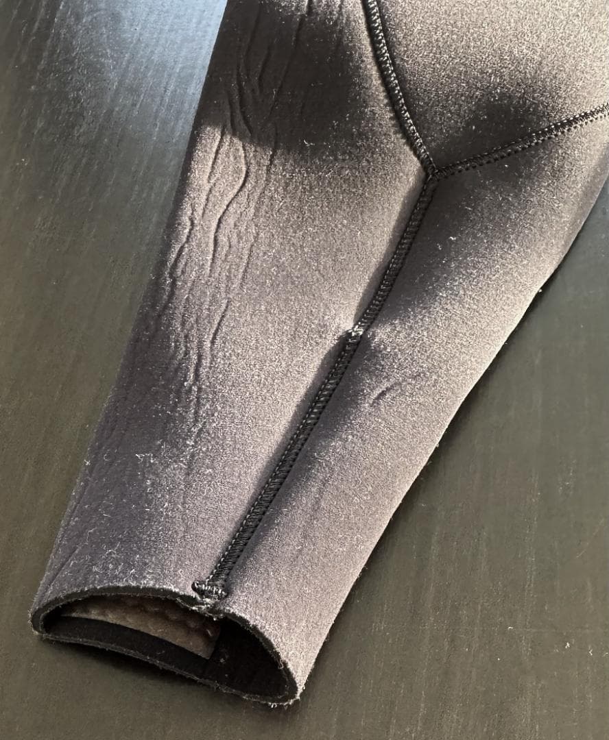 Quiksilver ブラック フルスーツ　フルジャージ