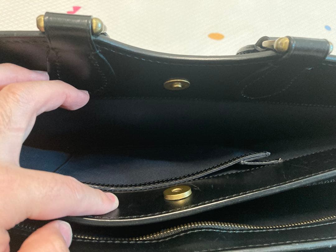 美品　土屋鞄　マグナス　ファスナーブリーフ　ブラック