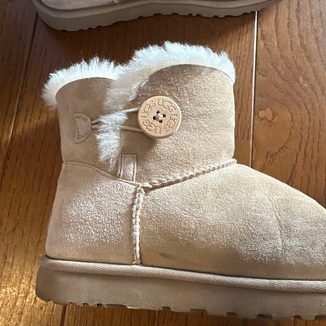 美品 UGG アグ ムートンブーツ ミニベイリーボタン US9 26.0cm