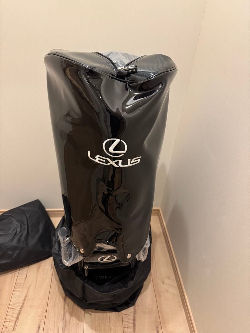 未使用シーリグ付き非売品！ご成約者用レクサス　ゴルフキャディバック最上位モデル。