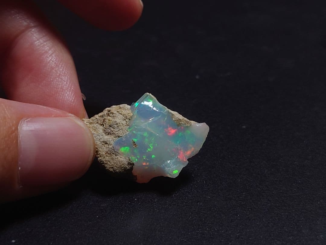 エチオピアウェロ産　オパール 原石　ジュエリーグレード　鉱物標本