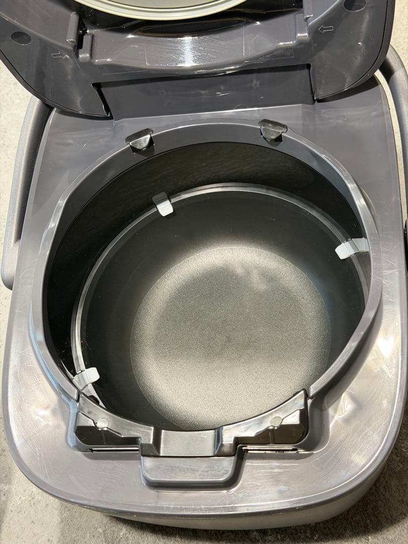 s*〜様 【超美品】象印圧力IH炊飯器「極め炊き」NWWB10-BZブラック5.