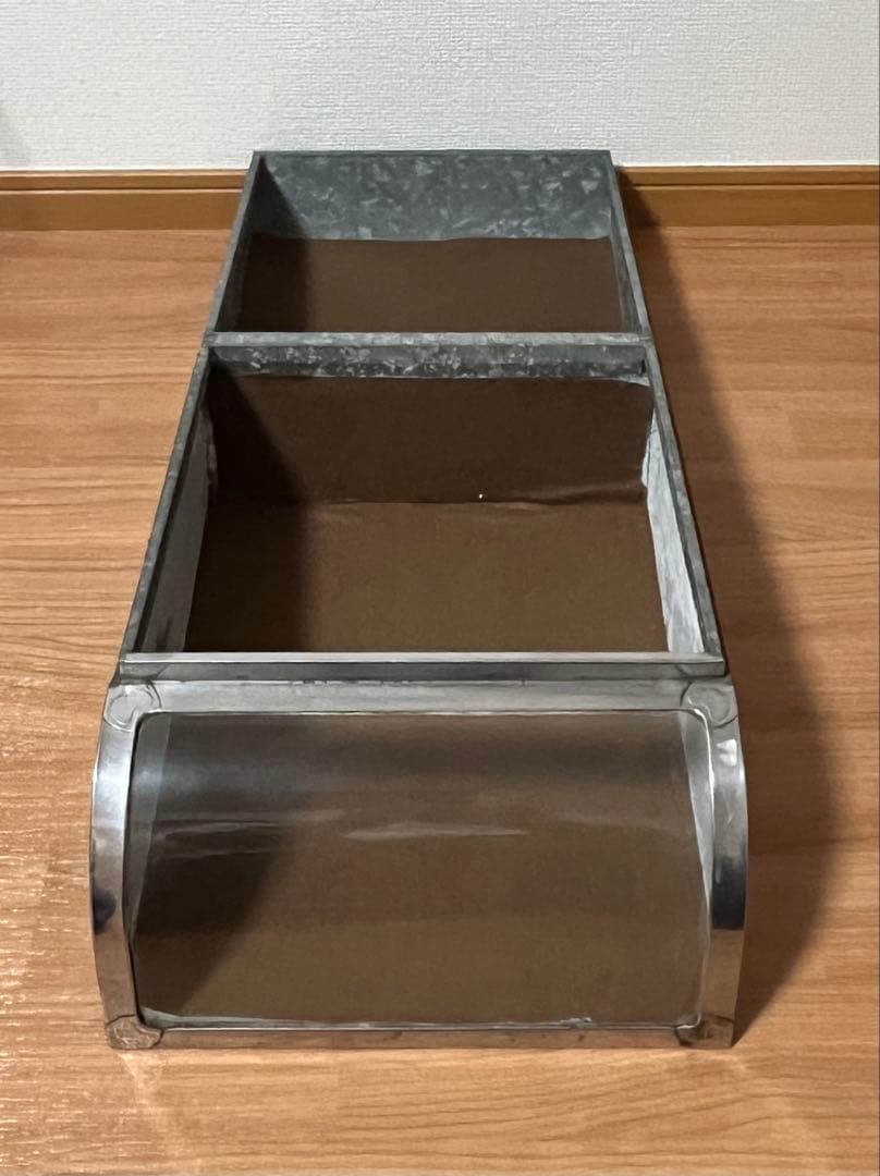 【2月限定価格】昭和レトロ　ブリキ製ショーケース（2枚扉、取り外し可能）