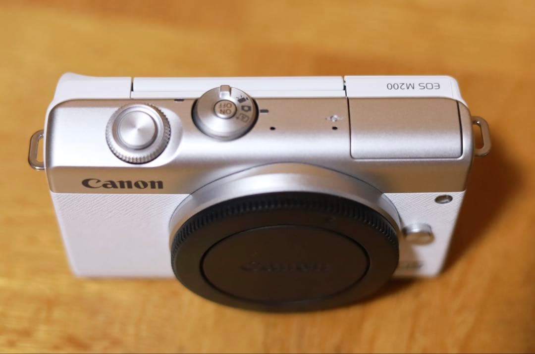 Canon EOS M200 ボディ ホワイト 極美品