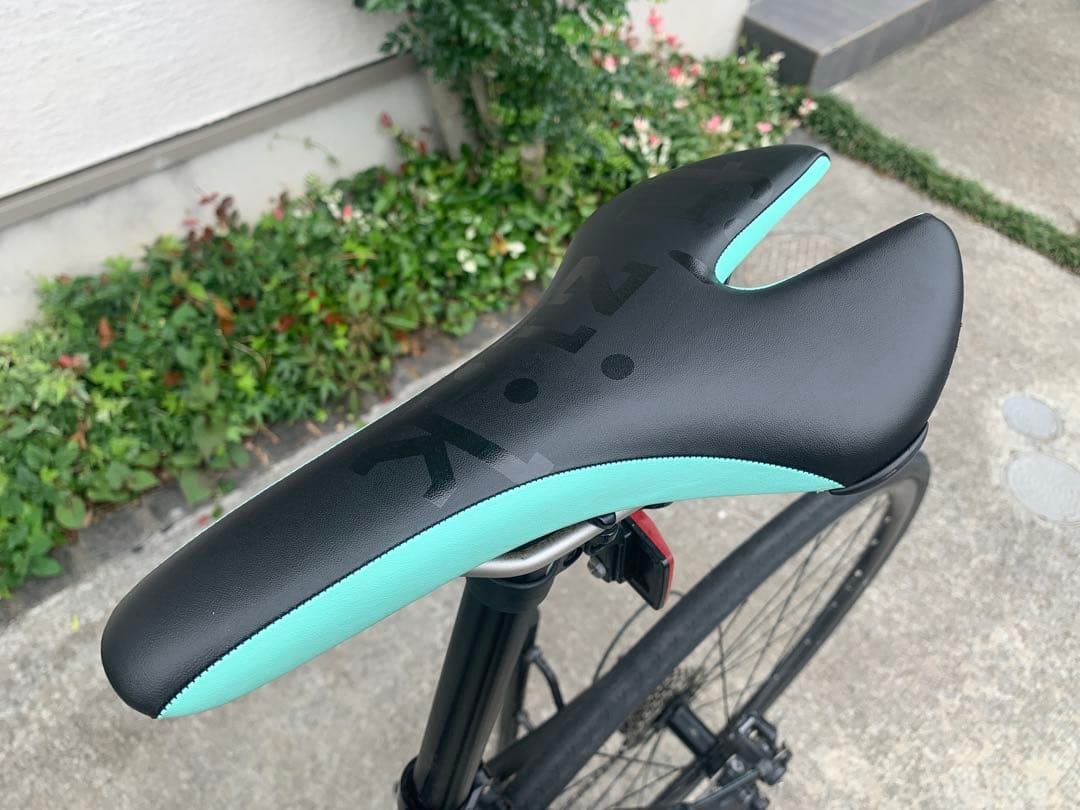ほぼ新品 Bianchi ロードバイク 105/Tiagra Disc