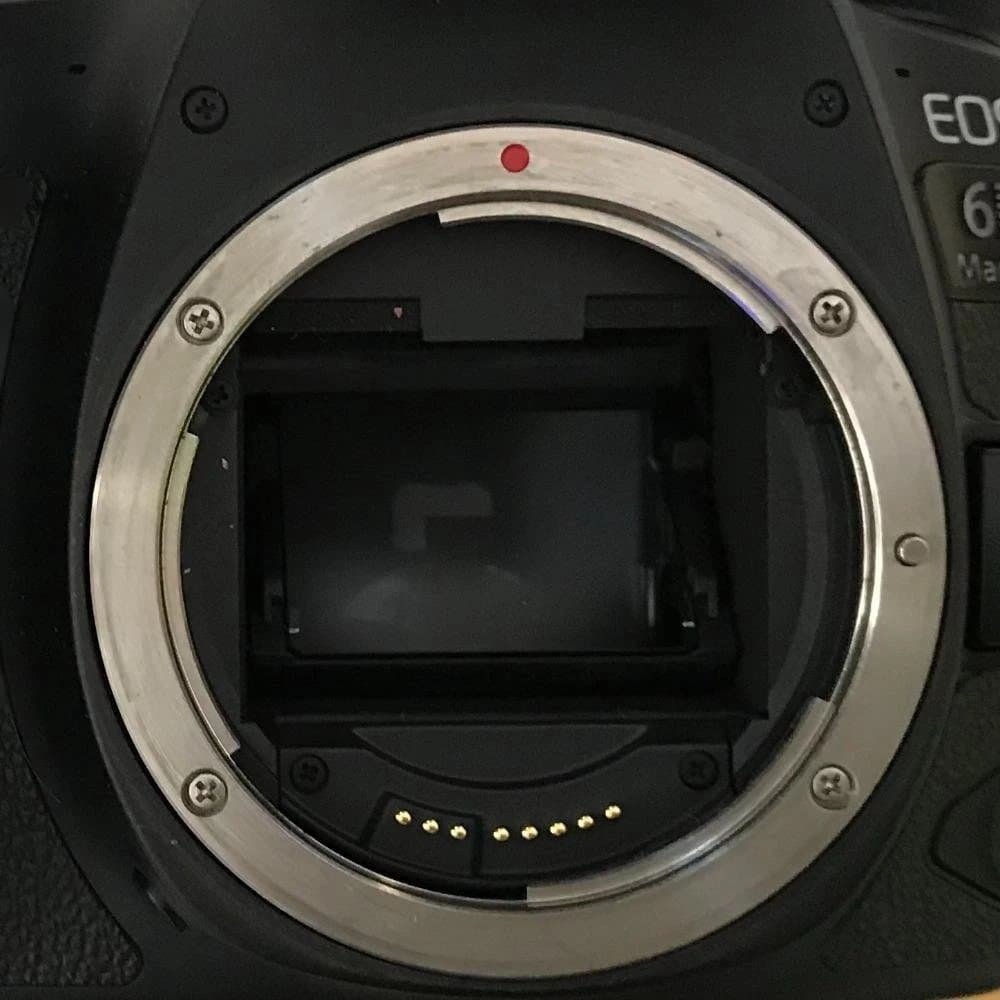 EOS6D MarkⅡ+予備バッテリ－2個付き+液晶部ガラスコーティング