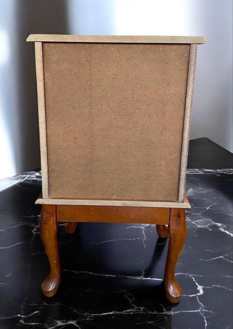 シ*跡様 オークションで格安出品★猫脚　2段収納 アンティーク風チェスト　サイド