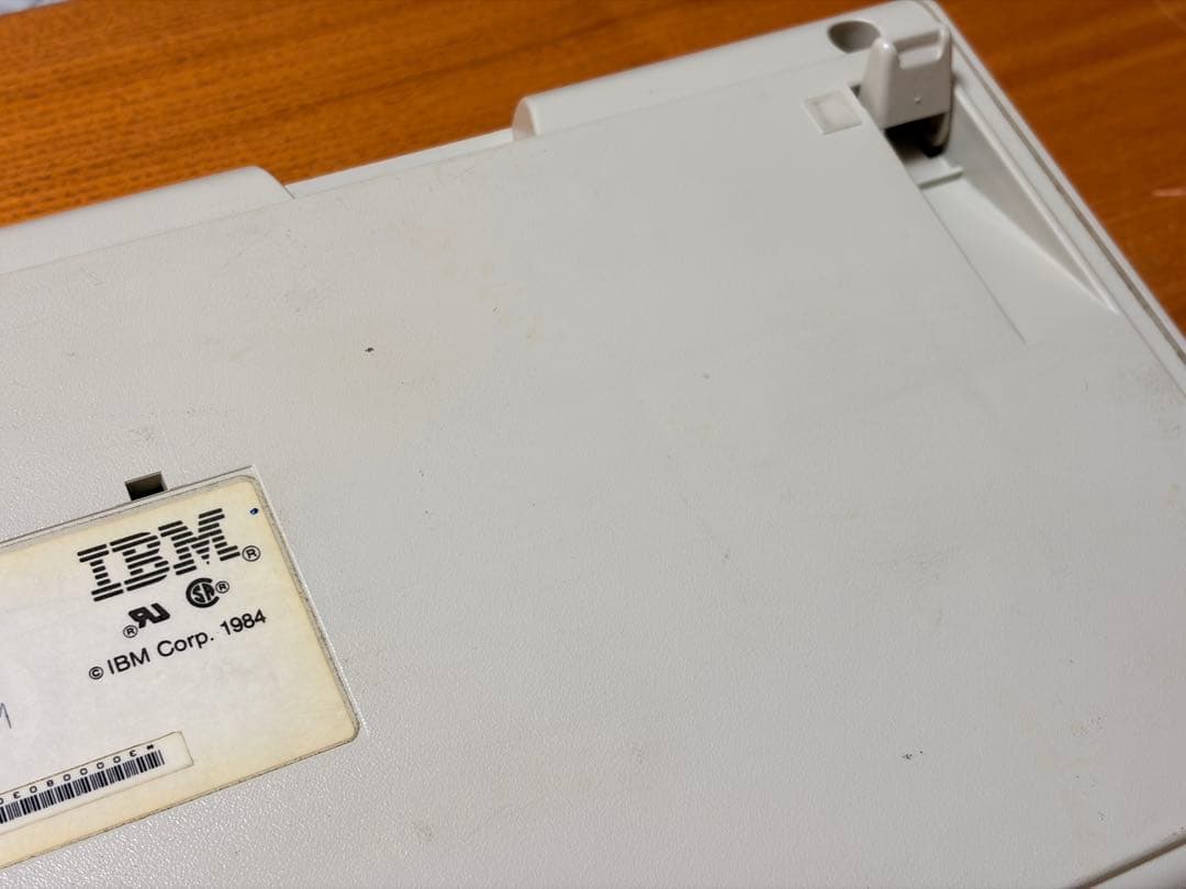 IBM Model M 角ロゴ