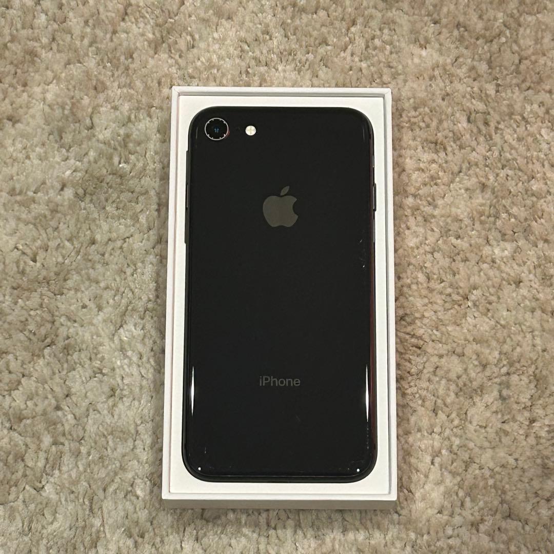 Apple iPhone 8 64GB 本体