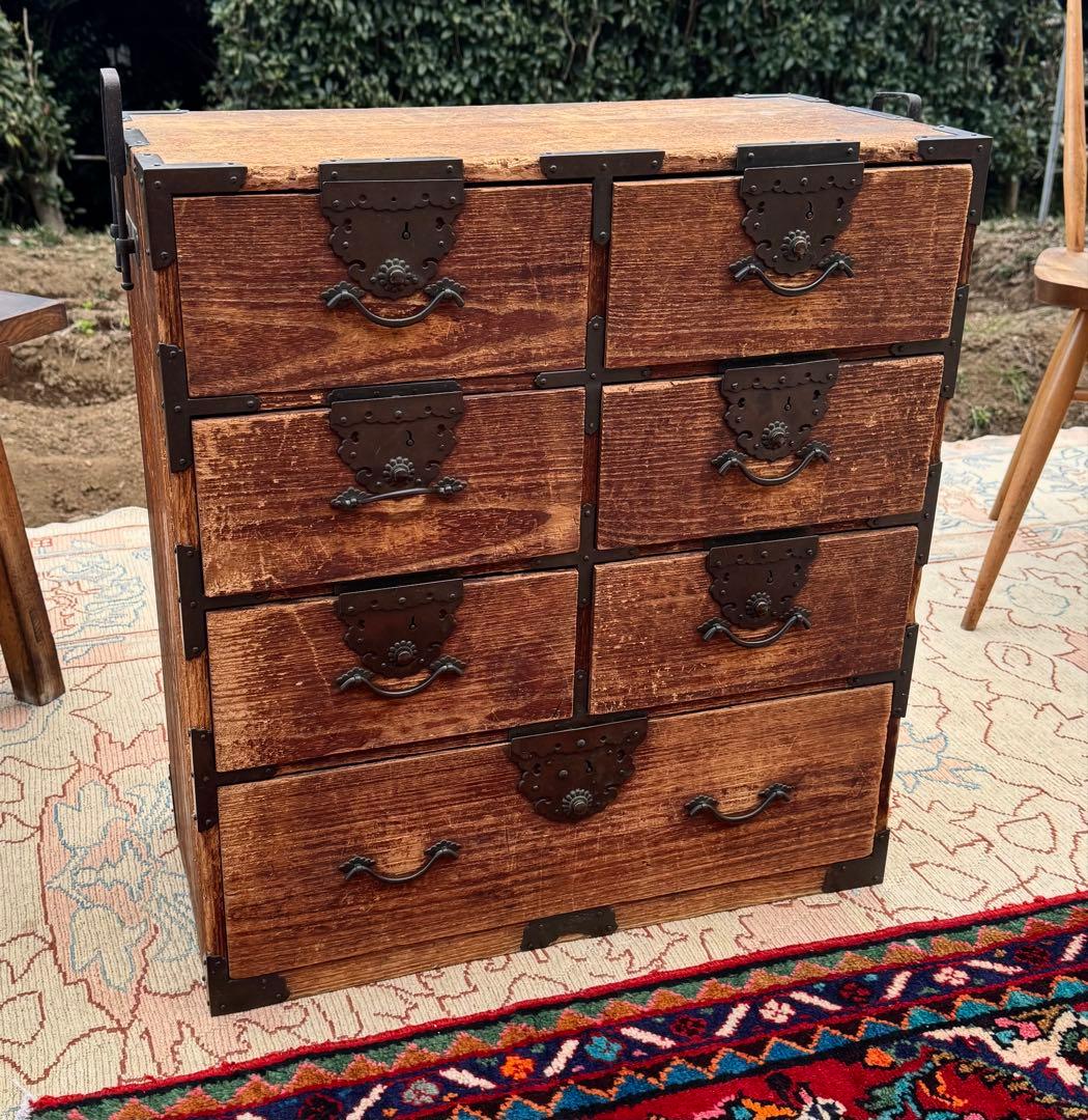 愛想はないが信用はある｜大正の金具箪笥