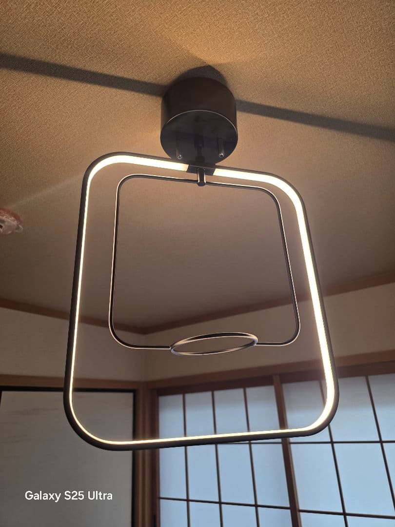 スクエア型LEDシーリングライト