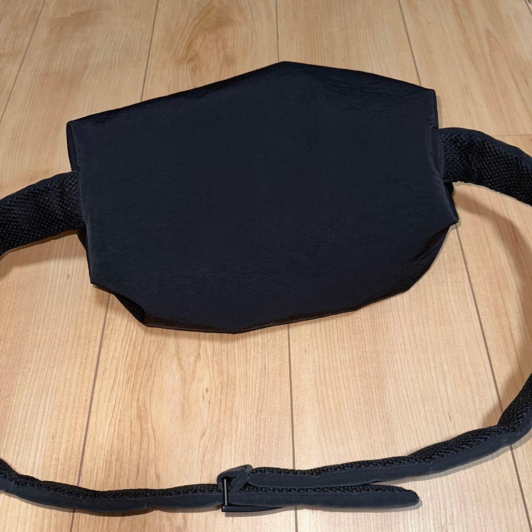 ボッテガヴェネタ　ボディポーチ　斜め掛けバッグ