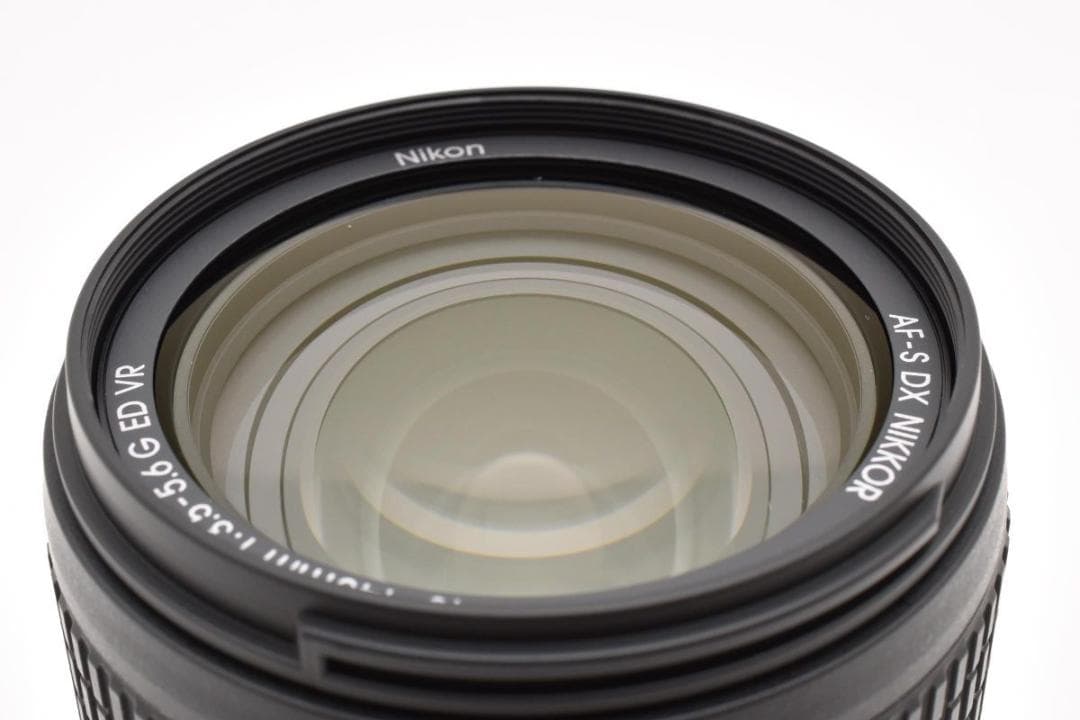超美品　Nikon 18-140mm f/3.5-5.6G AF-S ED VR