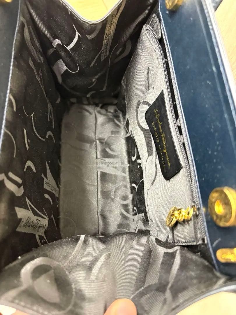 フェラガモ ヴァラリボン 2wayバッグ　ブラック　✨絶版入手困難✨　保存袋付き