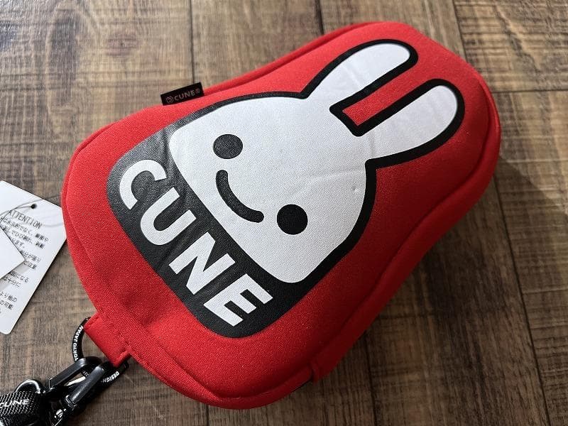 未使用 CUNE キューン 逆さCUNEウサギショルダーポーチ うさぎ ロゴ