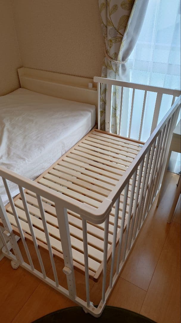 【けんたごん】ファルスカ ベッドサイドベッド03 ホワイト