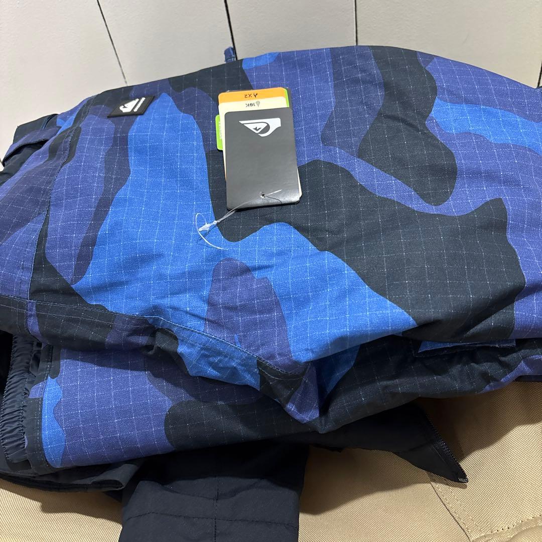 未使用保管品Quiksilver 子ども用スノーボードウェア　上下セット　12歳