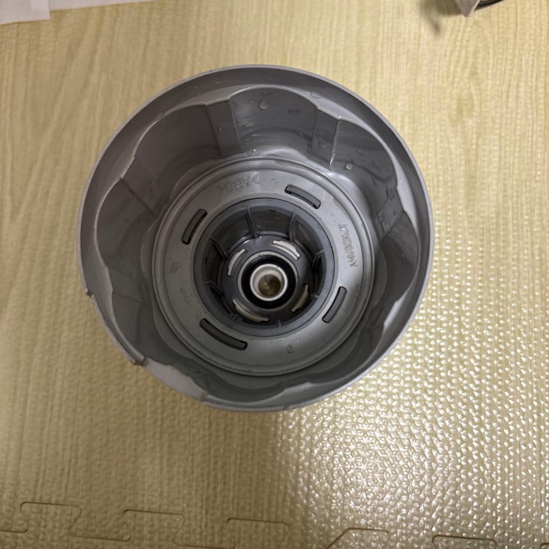 キャニスター掃除機 ホワイト