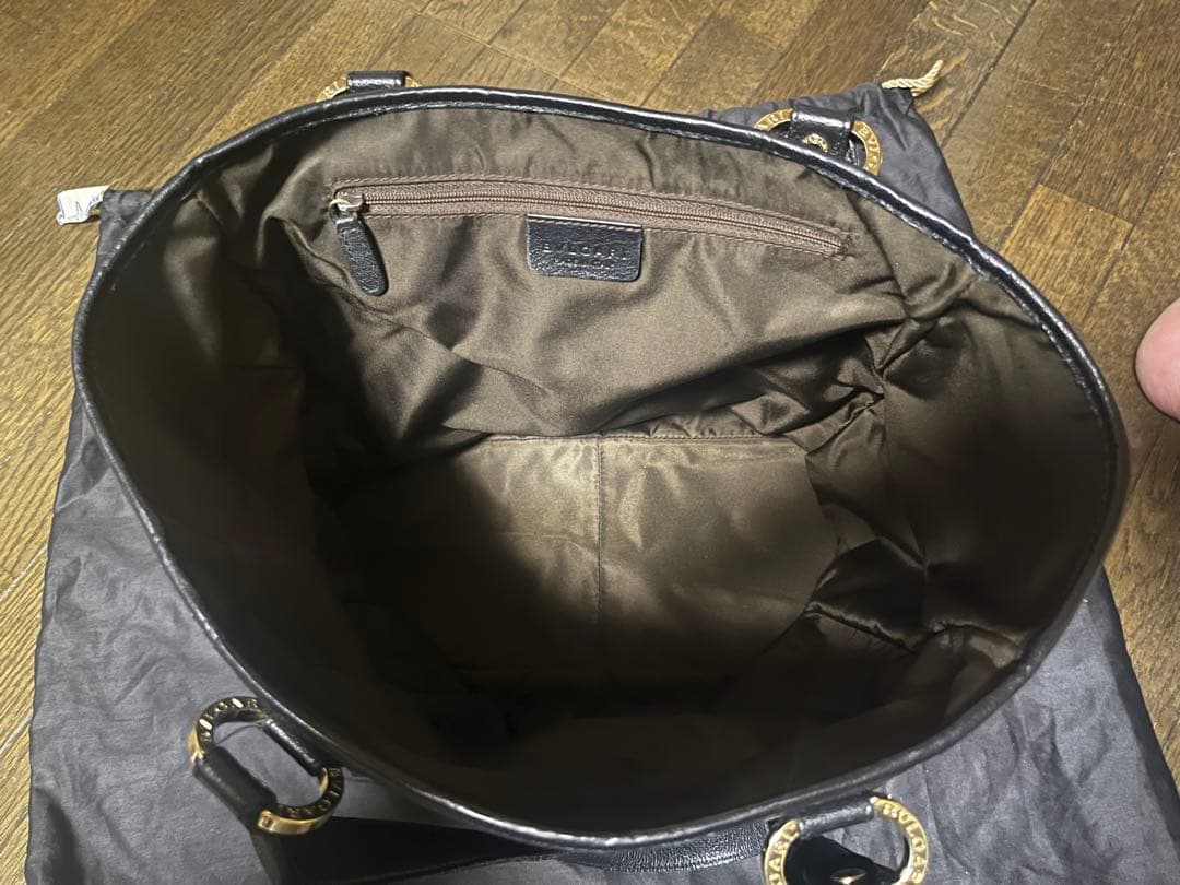 BVLGARI ブラックレザー ハンドバッグ