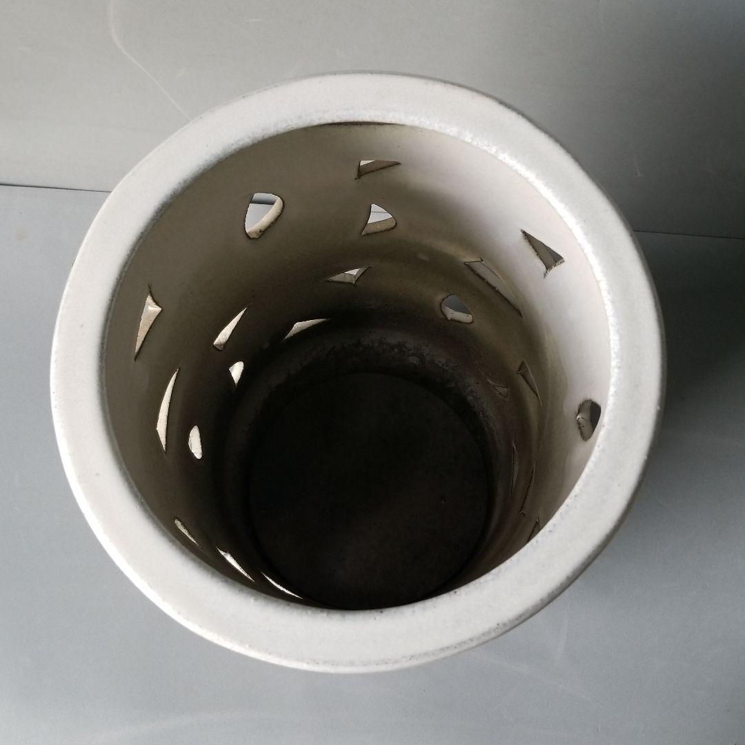 信楽焼傘立て  前面唐草彫 高さ４８cm
