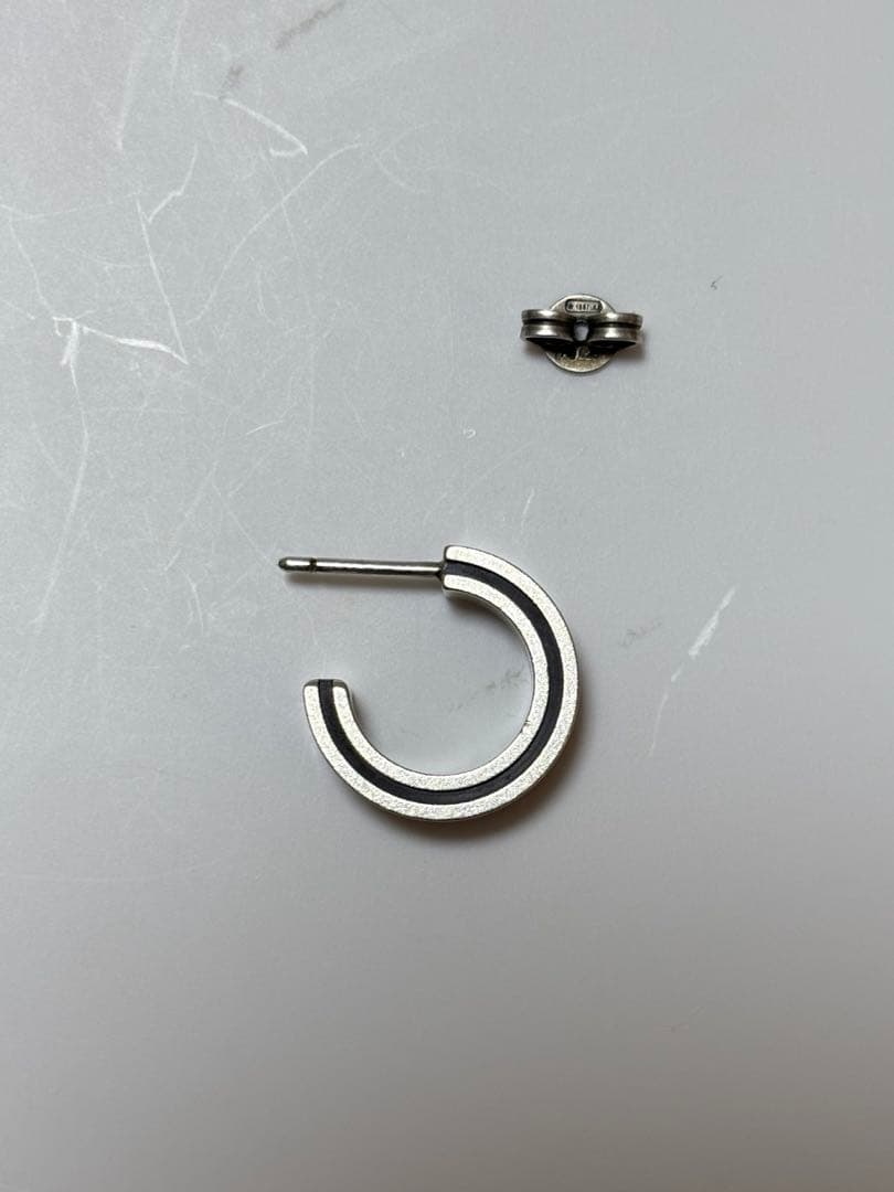 まいくろ　ルイ・ヴィトン　ピアス・LV テーラー　フープのみ