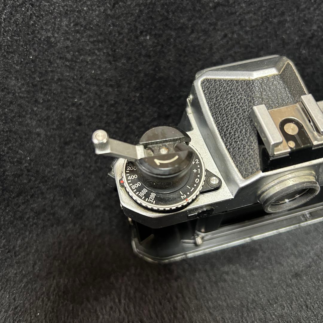 Nikon FE NIKKOR-H 50mmレンズ付き