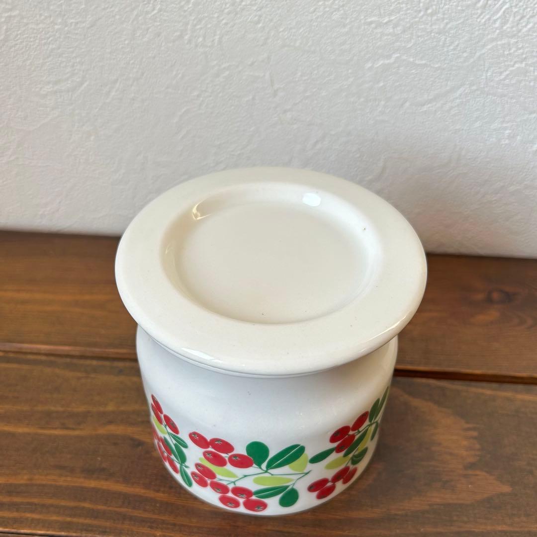 アラビア　ポモナ 蓋付き容器(リンゴンベリー) 1962年(9cm）