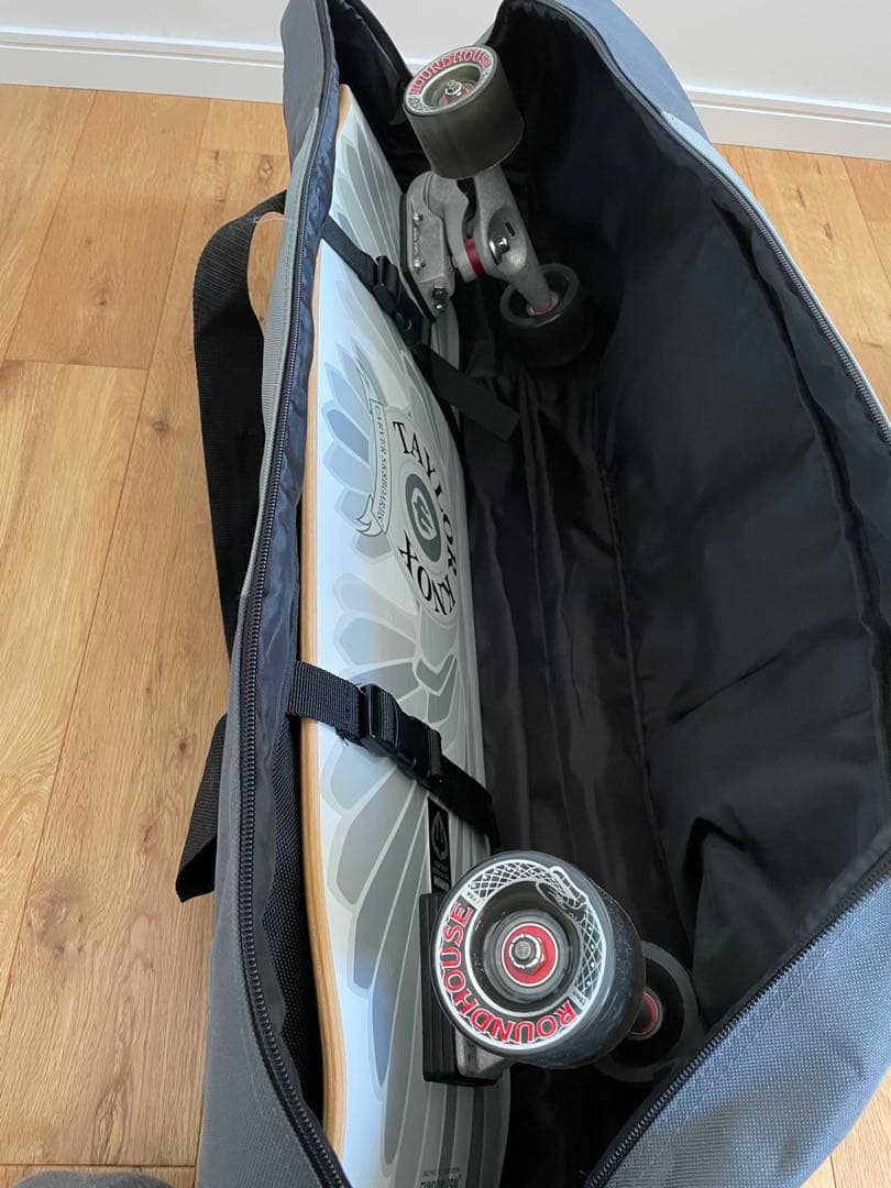 【未使用品】CARVER スケートボード、ケース、プロテクターセット