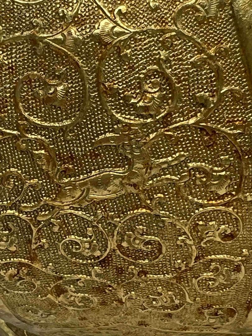 唐時代　金器　金象嵌鏨彫吉祥唐草紋瑞獸夔龍文八角金花瓶(B-74)