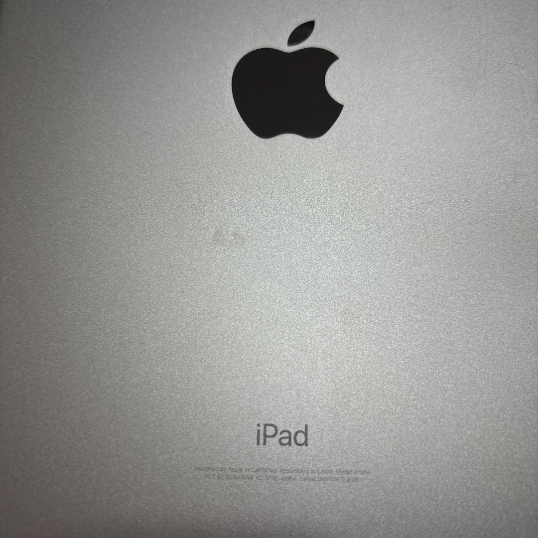 本日発送可能　iPad シルバー　第6世代　32GB
