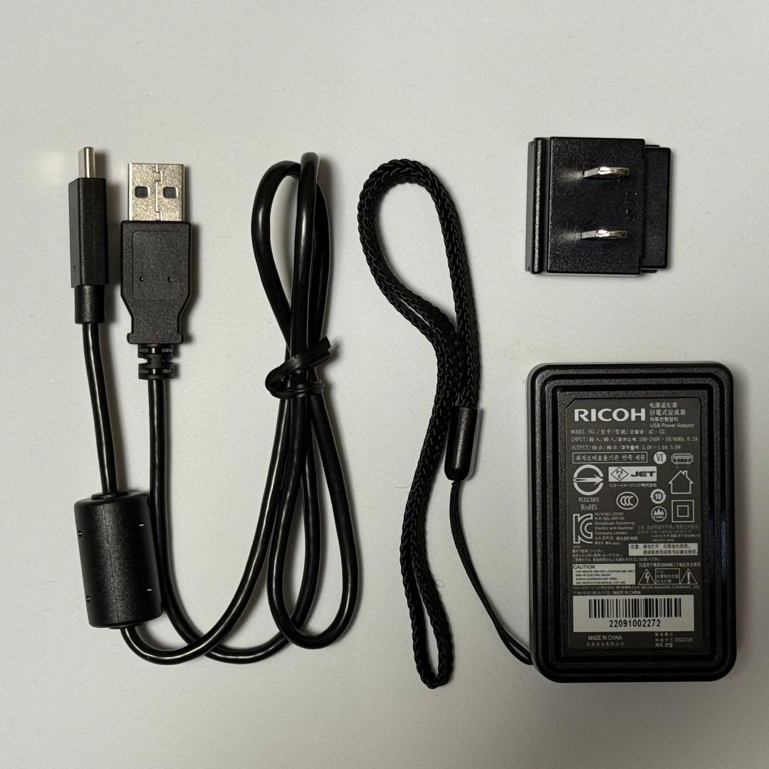 お*つ様 RICOH GRⅢx　予備バッテリー・充電器付き　ショット数2700未