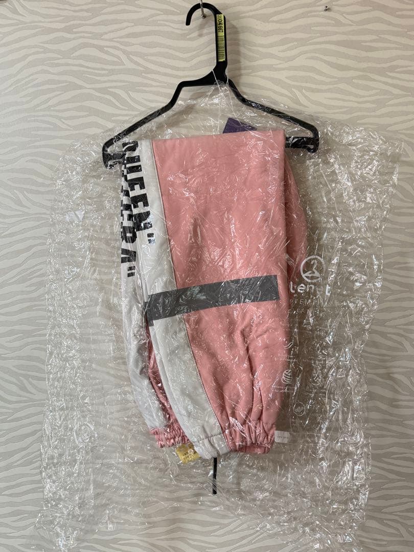 【クリーニング済み】韓国ブランド ARCTIC QUEEN スノボウェア ピンク