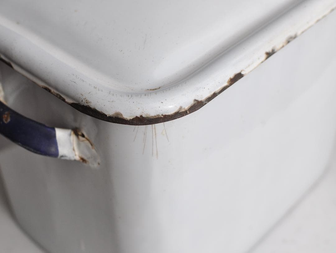 イギリスアンティーク　ホーローブレッド缶　シャビー　ビンテージ　蚤の市