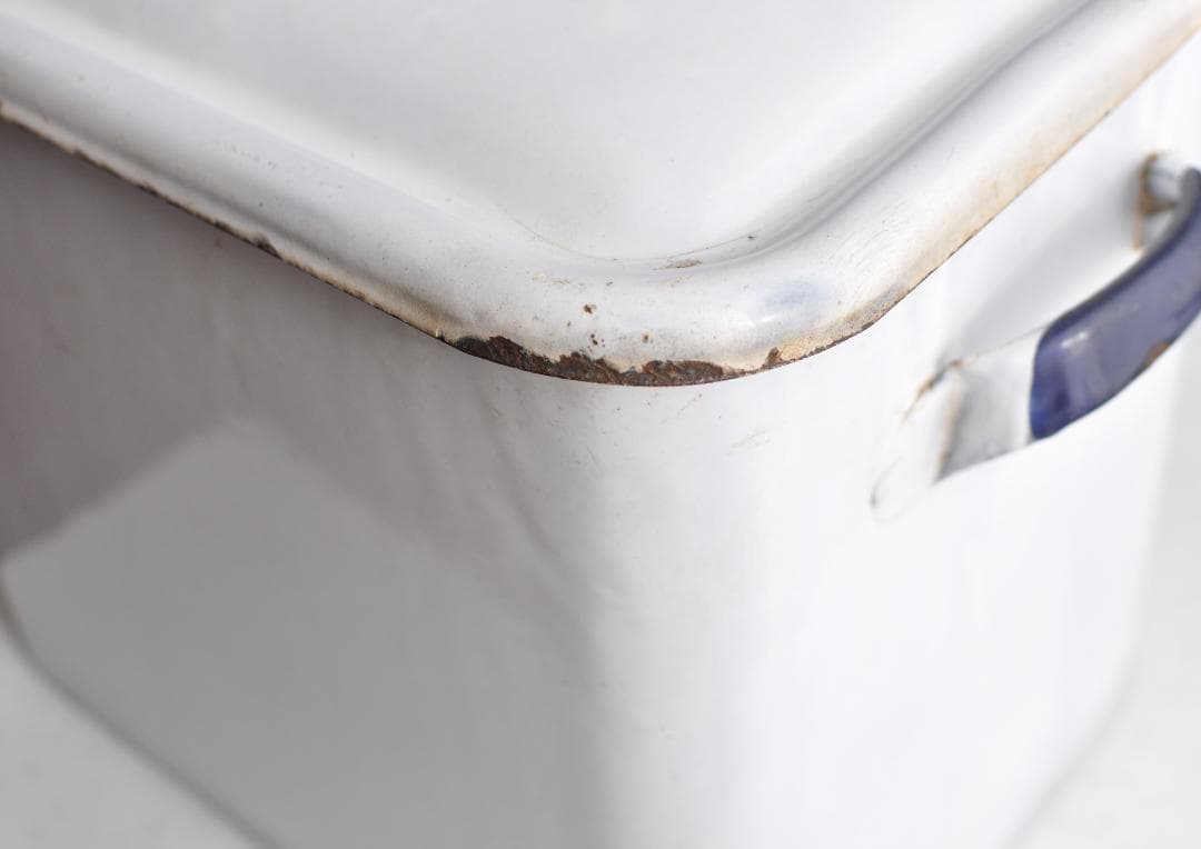 イギリスアンティーク　ホーローブレッド缶　シャビー　ビンテージ　蚤の市