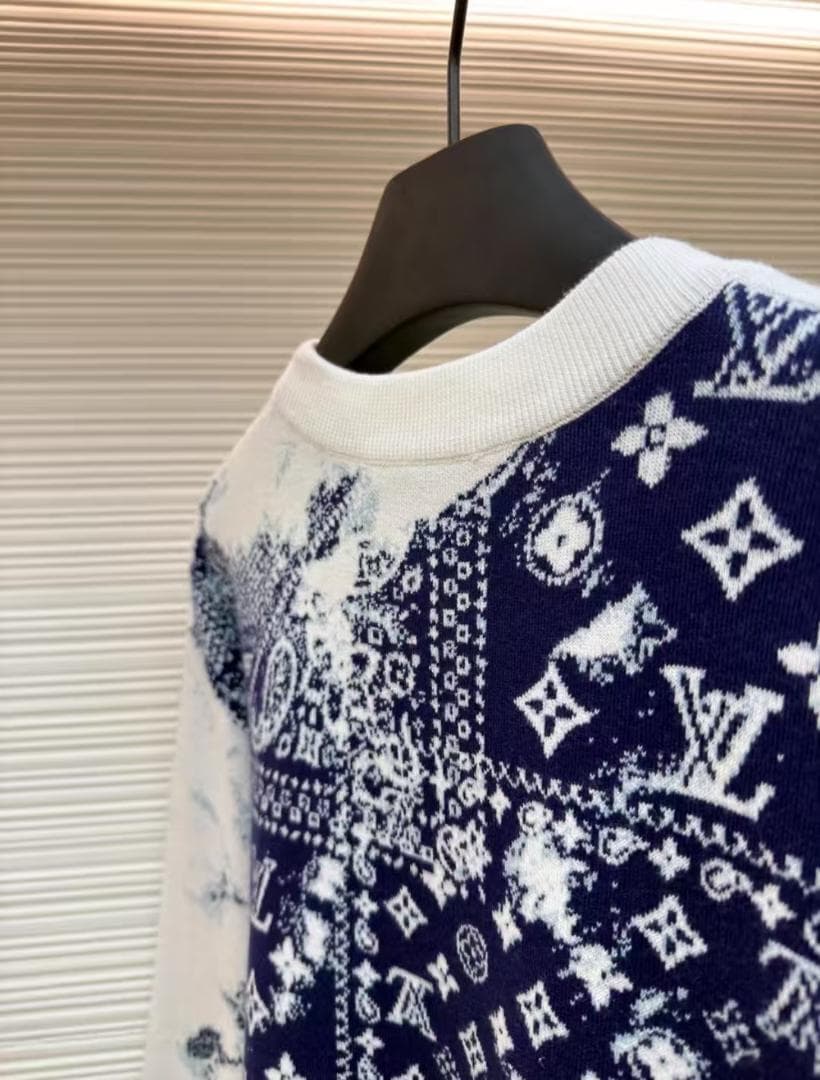 LV グラフィックニットセーター