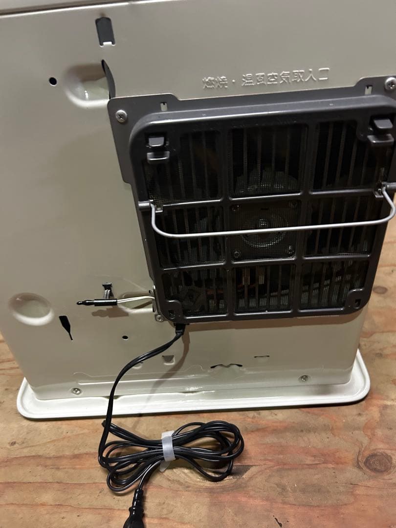 石油ファンヒーター ホワイト