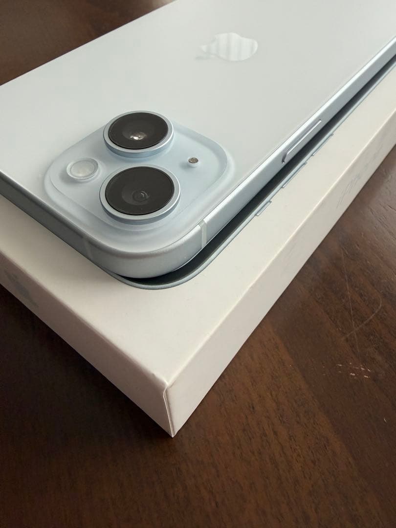 c*m様 iPhone 15 128GB ブルー