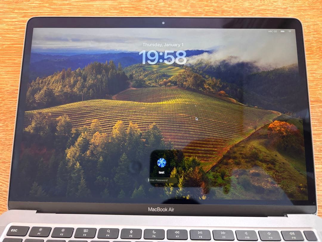 MacBook本体 Apple MacBookAir M1 2020 8GB 256GB