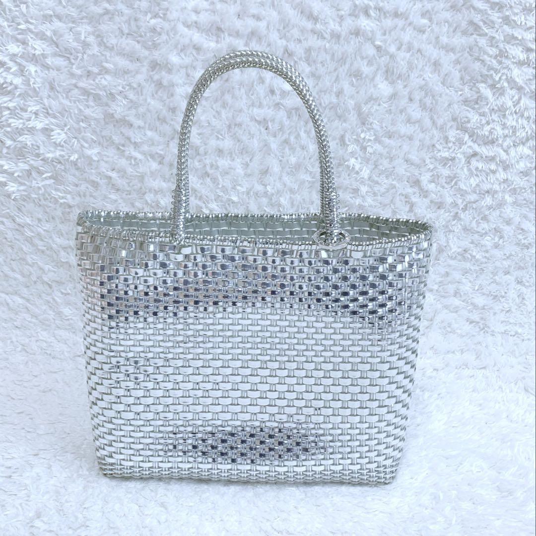 ほぼ未使用♪ ANTEPRIMA イントレッチオ シルバー スモール