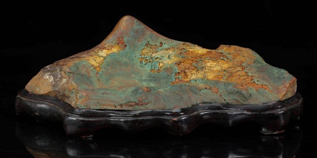 佐渡 五色石 885g 箱付 台座付 水石 鑑賞石 原石 天然石 自然石 飾石