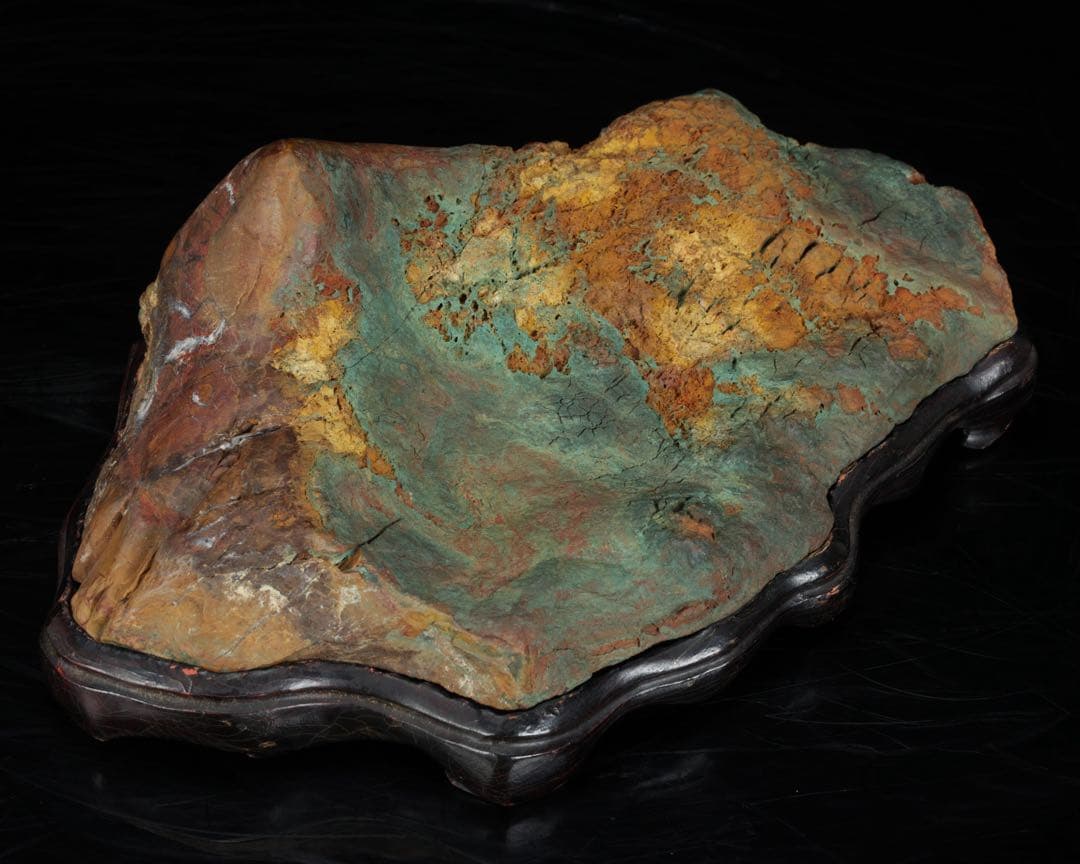 佐渡 五色石 885g 箱付 台座付 水石 鑑賞石 原石 天然石 自然石 飾石