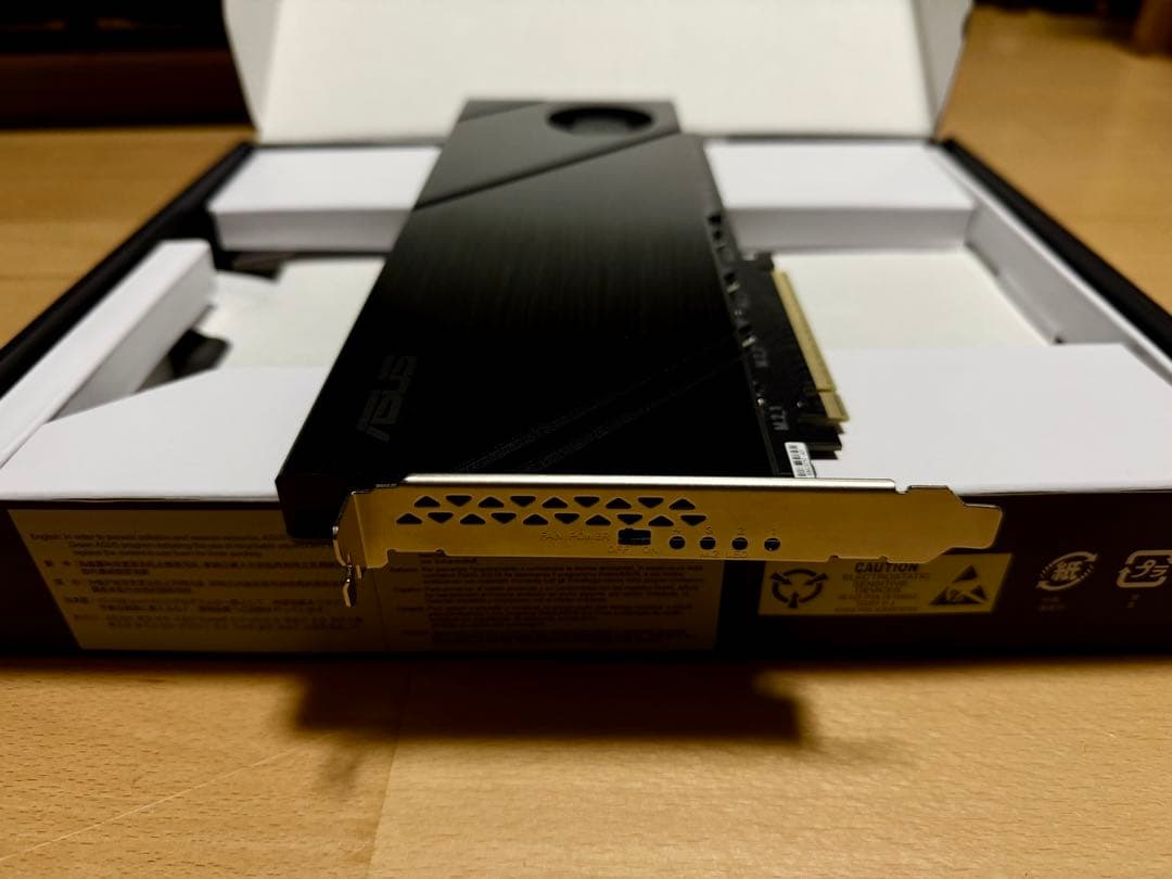 ⭐️極美品 ASUS Hyper M.2 x16 Gen5 カード