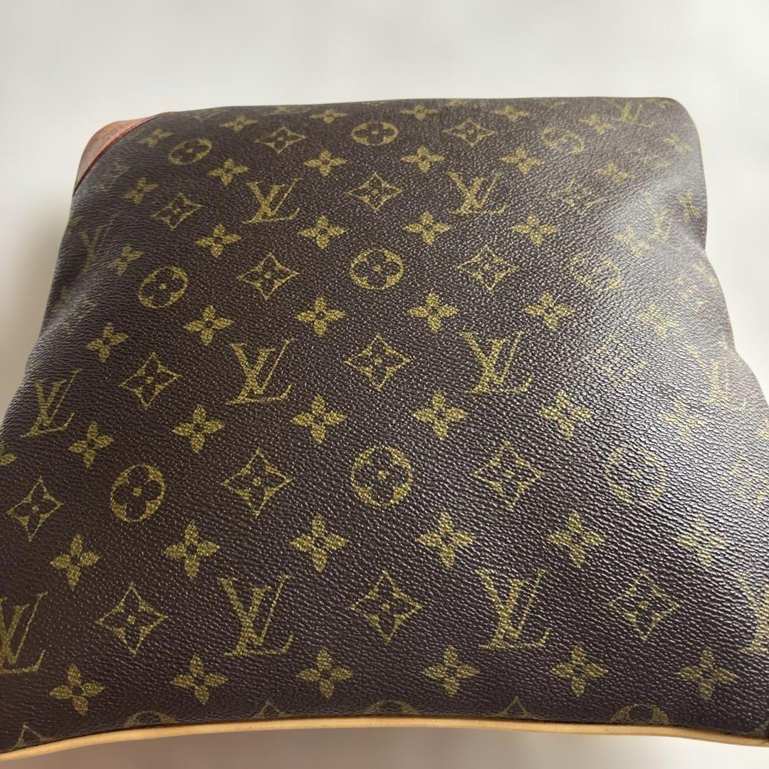 LOUIS VUITTON モノグラムクッション