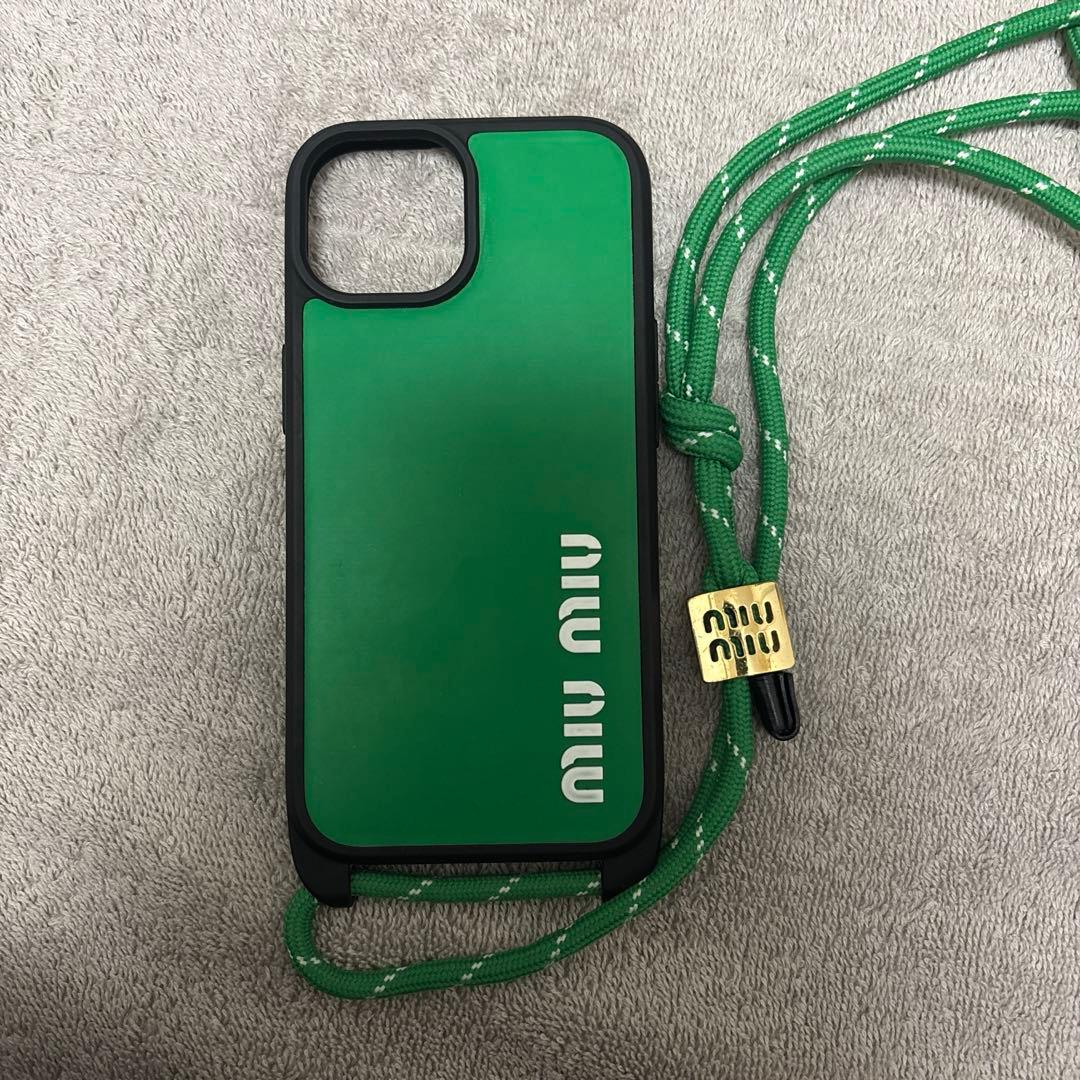 miu miu iPhoneケース グリーン スマホショルダー iPhone15