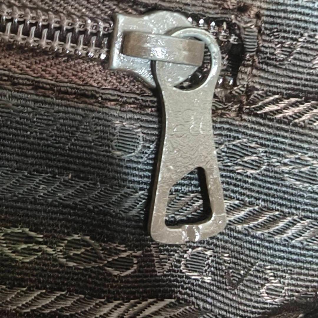 PRADA　キルティング　スエード　チェーンショルダーバッグ　ブラウン　三角ロゴ