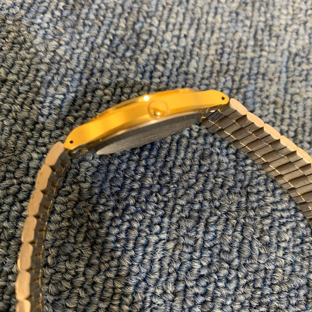 希少　ラピスクラブ【ラピスの腕時計】