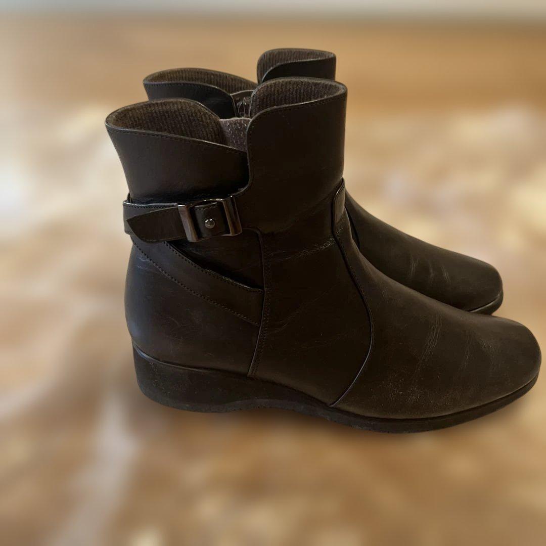 アシックス　ショートブーツ