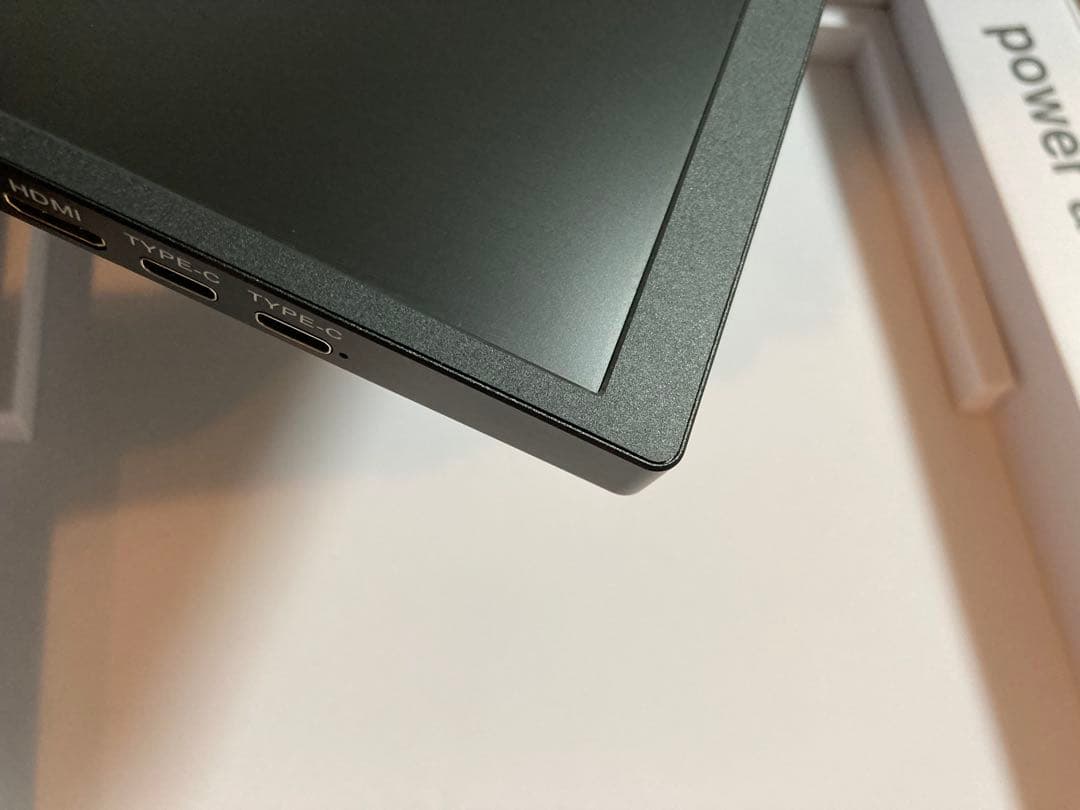 ポータブル モバイル モニター 18.5インチ 美品