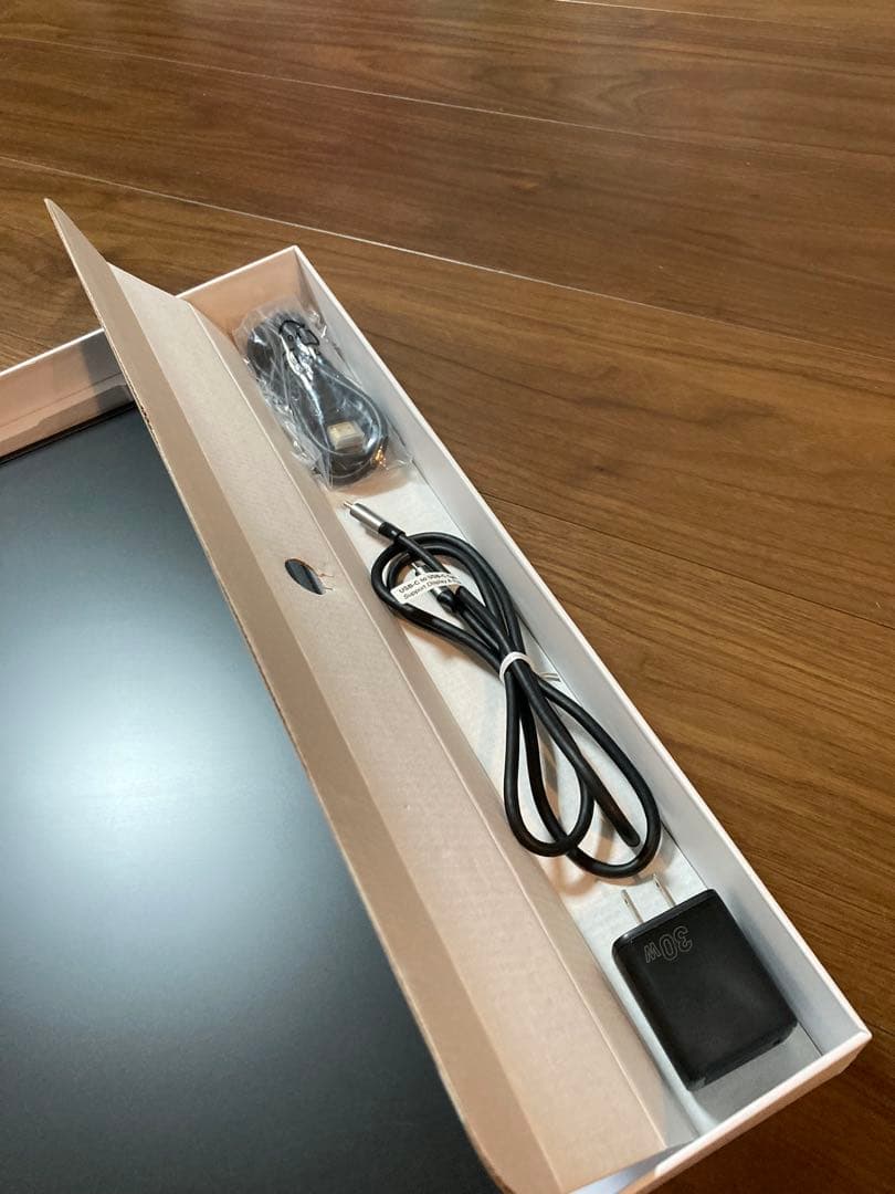 ポータブル モバイル モニター 18.5インチ 美品