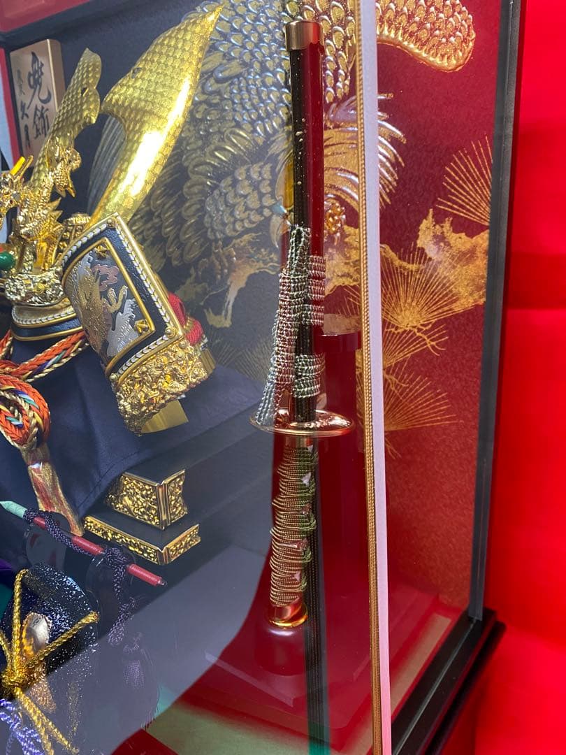 東京久月　五月人形　家紋付き龍頭付き兜飾りオルゴール付きガラスケース入